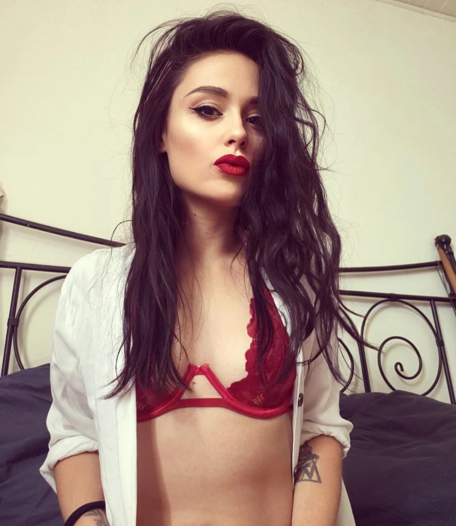 Alice Drake Photo 27