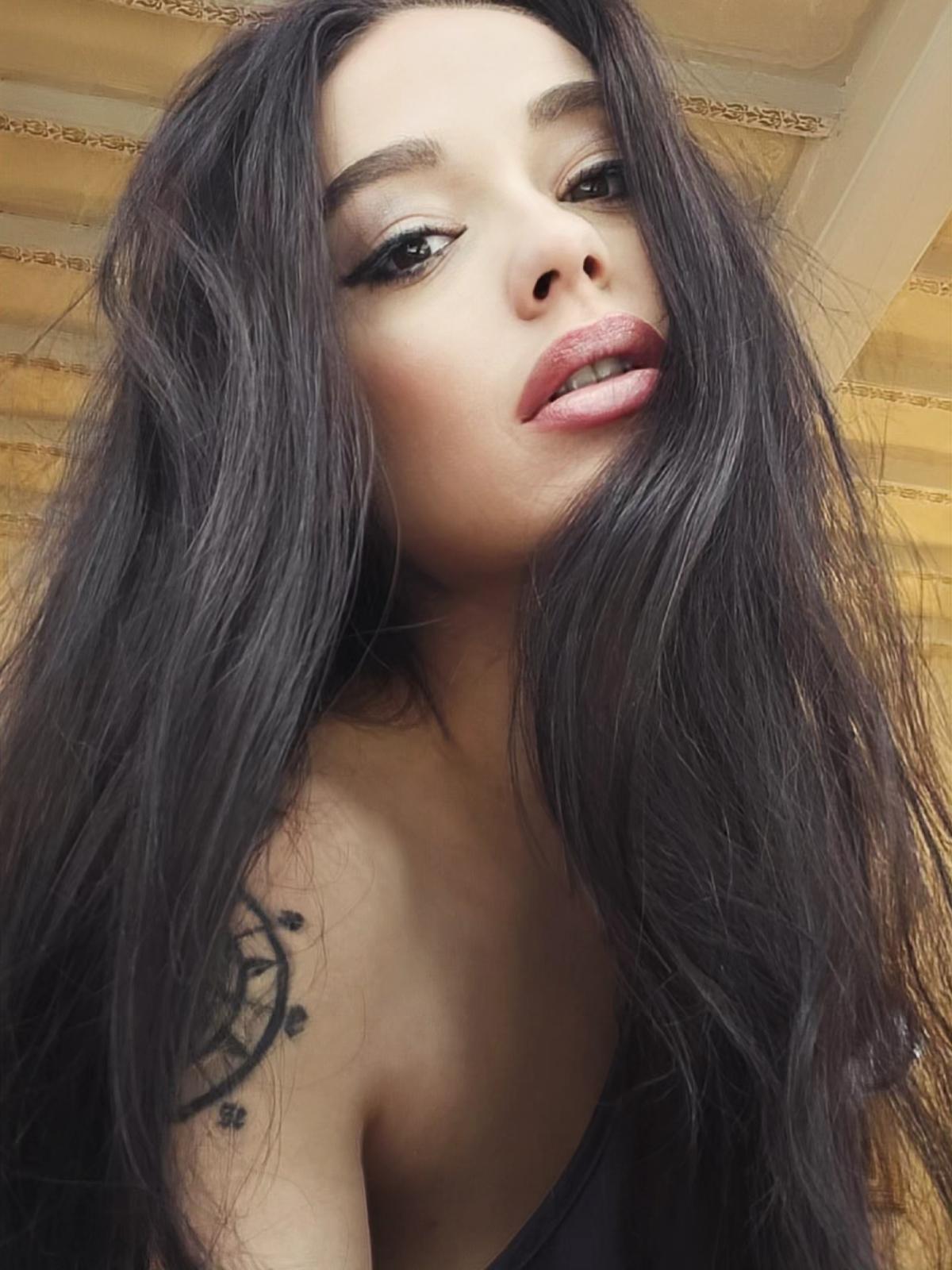 Alice Drake Photo 6